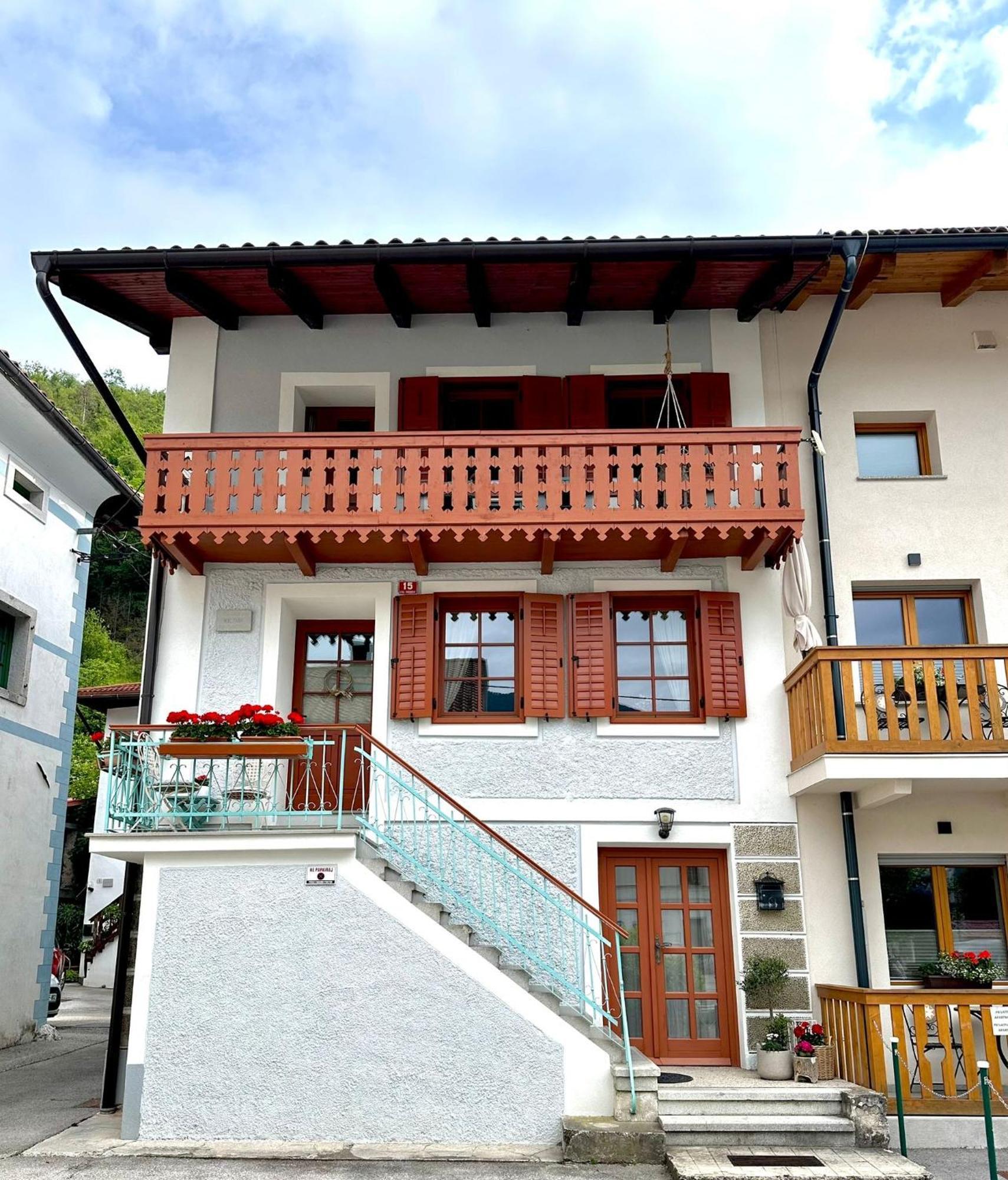 Hisa Rejmr With Private Parking Villa Kobarid Kültér fotó